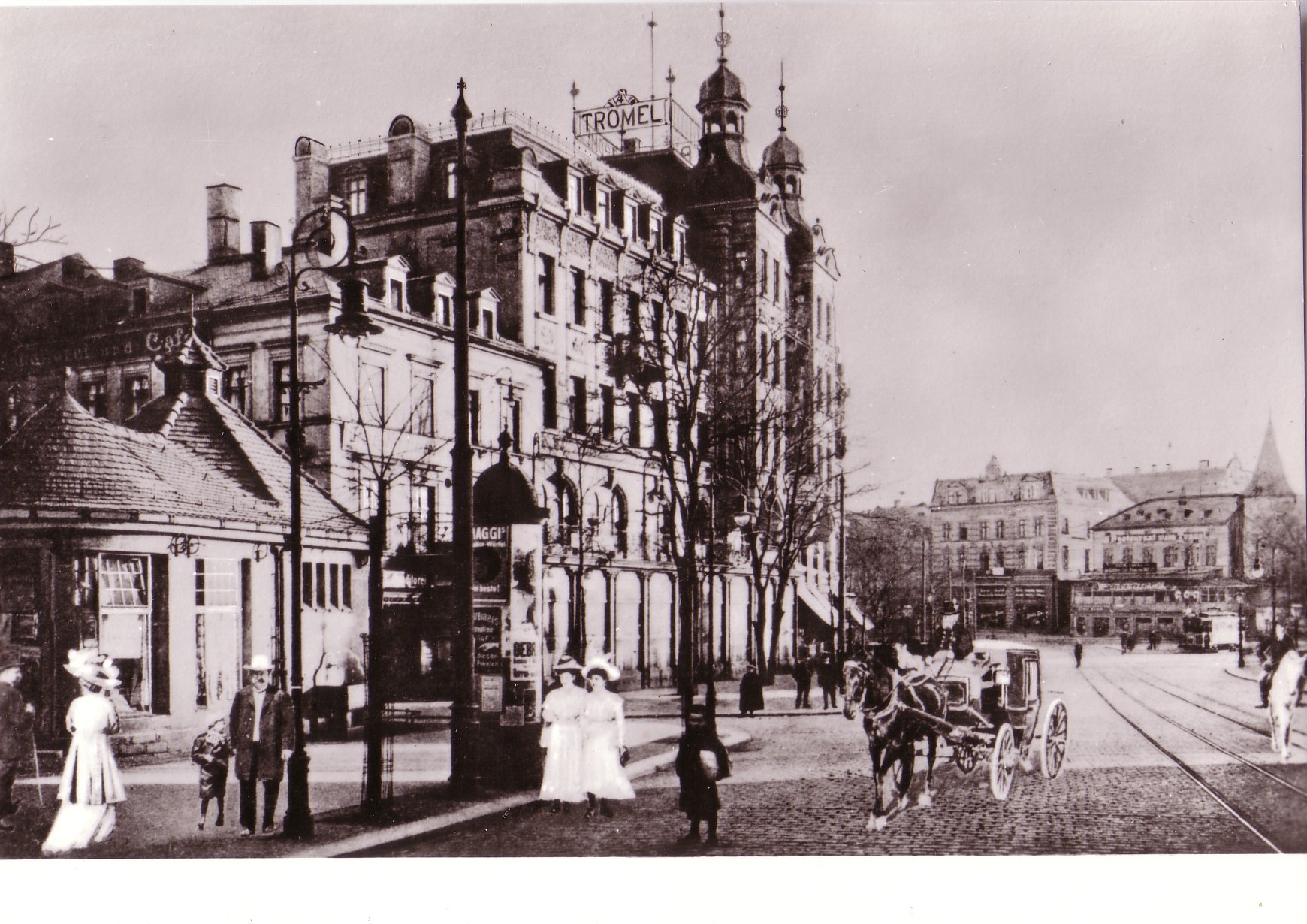 01 011 Untere Bahnhofstraße mit Cafe Trömel um 1910